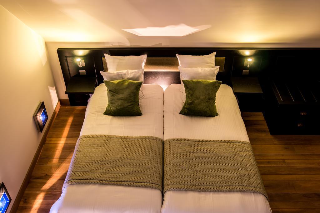 Hotel Den Hof Zelzate Esterno foto